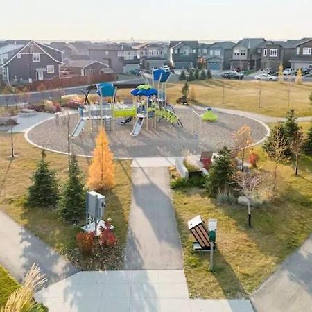 Cozy Suites In Calgary Area Balzac Extérieur photo