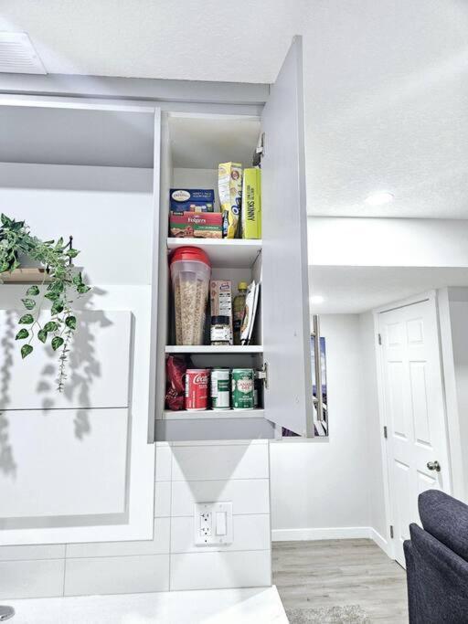 Cozy Suites In Calgary Area Balzac Extérieur photo