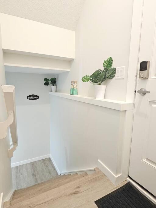 Cozy Suites In Calgary Area Balzac Extérieur photo