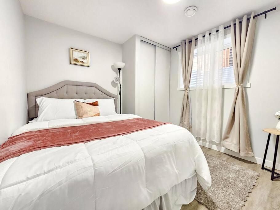 Cozy Suites In Calgary Area Balzac Extérieur photo